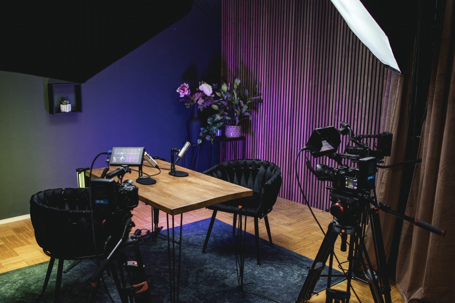 ikone Studio — Detail