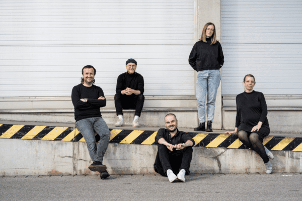 ikonemedia - Teamfoto zu crime.exe, ein Fyeo Original Podcast (v.l. Reinhard Röde, Niklas Gramann, Leopold Zaak, Ann-Kathrin Mittelstraß, Constanze Radnoti)